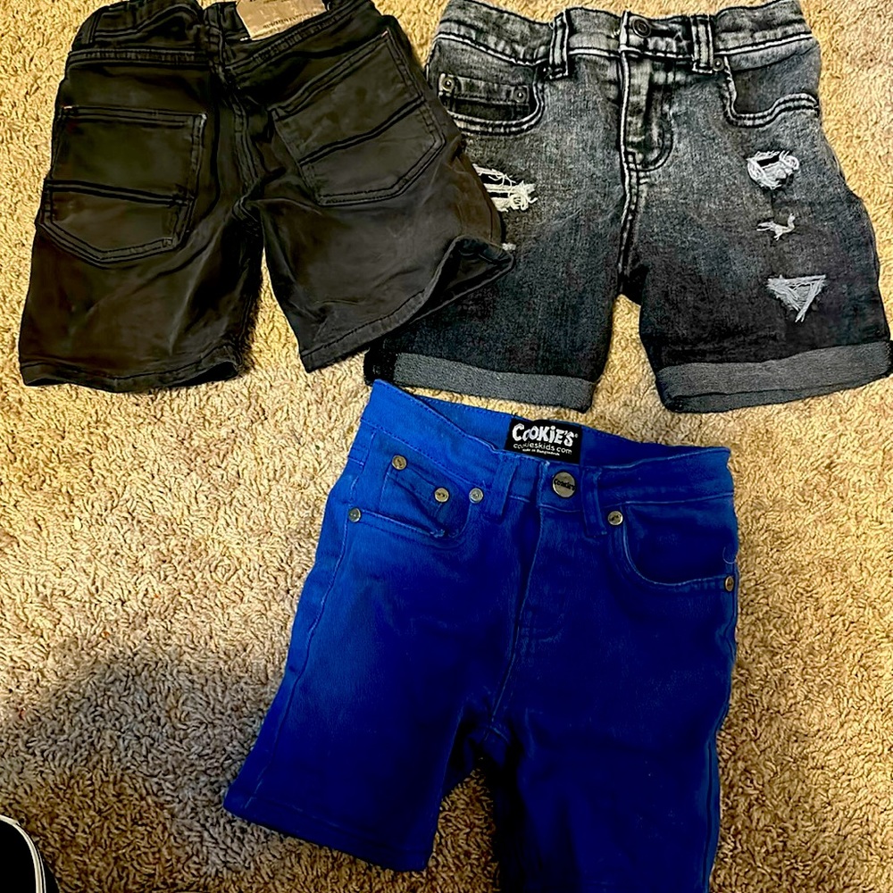 Kids size 4-5 year shorts